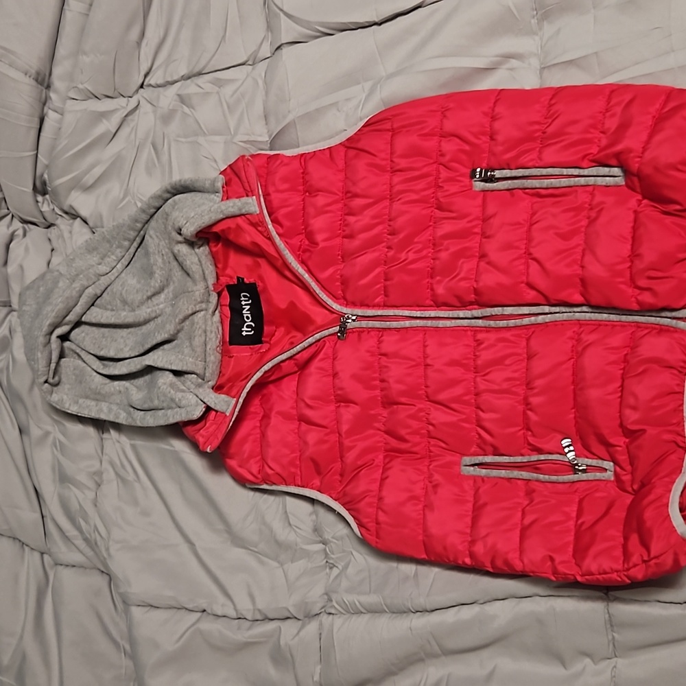 Pink thanth puffer vest